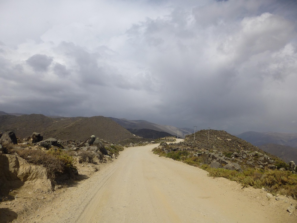 carretera hacia Huactascocha